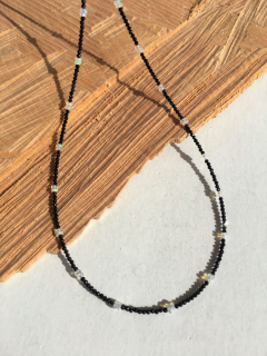 Spinel, drahý opál